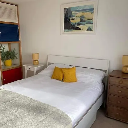 Stunning, Modern And Spacious House - Holiday home *